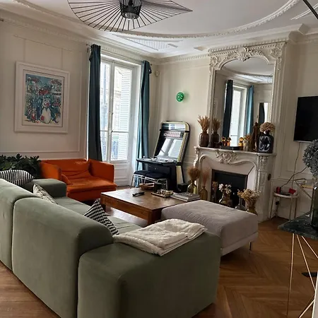 Elegant Haussmann - Champs-elysees パリ